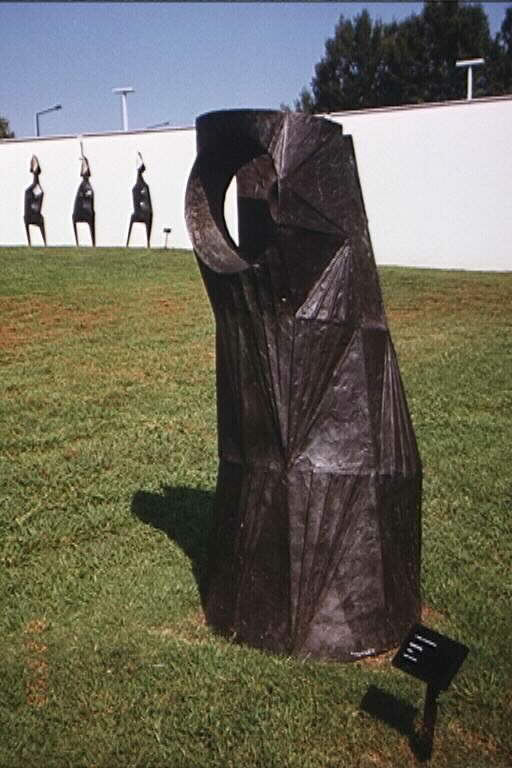 81221_14.jpg (55405 bytes)