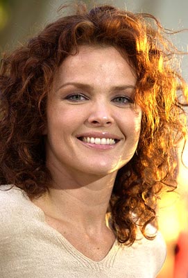 THE DINA MEYER PHOTO PAGE