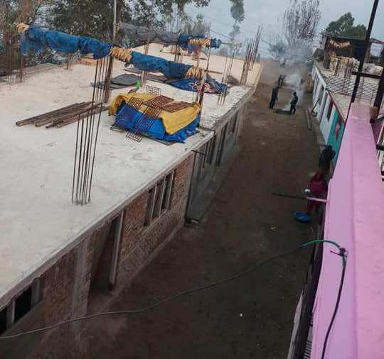 Swana Gaun - Naya Basti