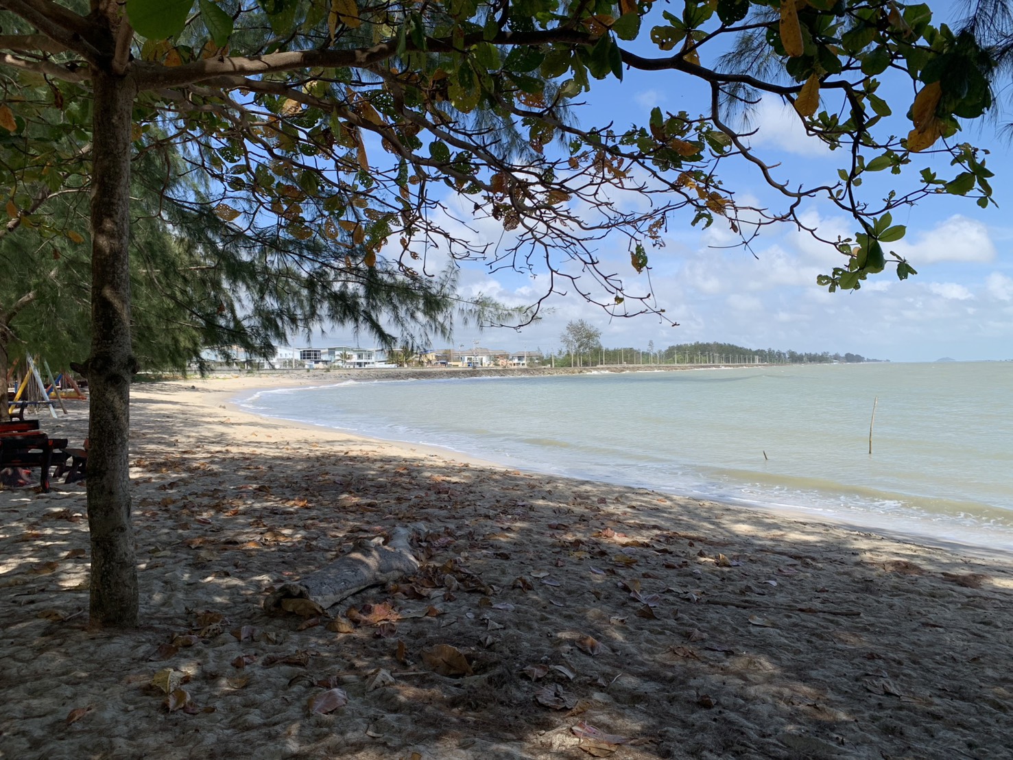 หาดบ่ออิฐ