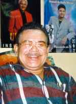 Dimas C�rdenas en su oficina