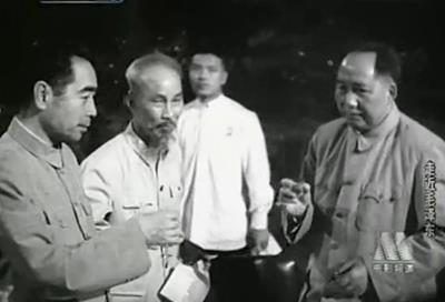 Hồ Chí Minh và Mao Trạch Đông bí mật cụng ly tại Trung 