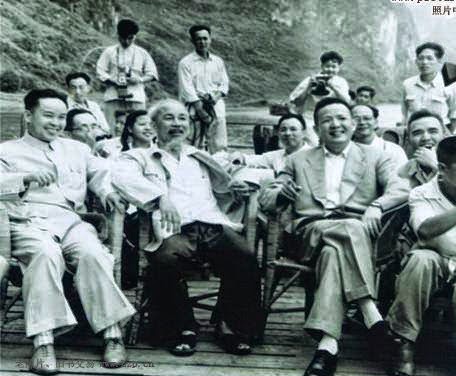 Hồ Chí Minh bí mật liên hệ với các tướng lãnh Trung Quốc