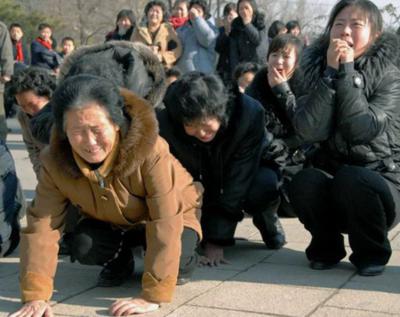 dân Bắc Hàn khóc Kim Chính Nhật, 2011