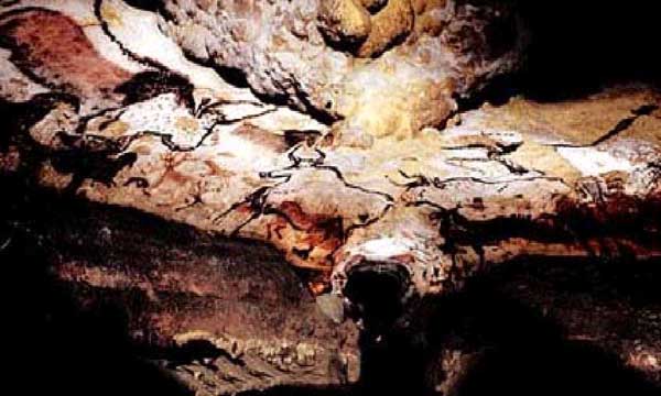 lascaux2.jpg (44639 bytes)